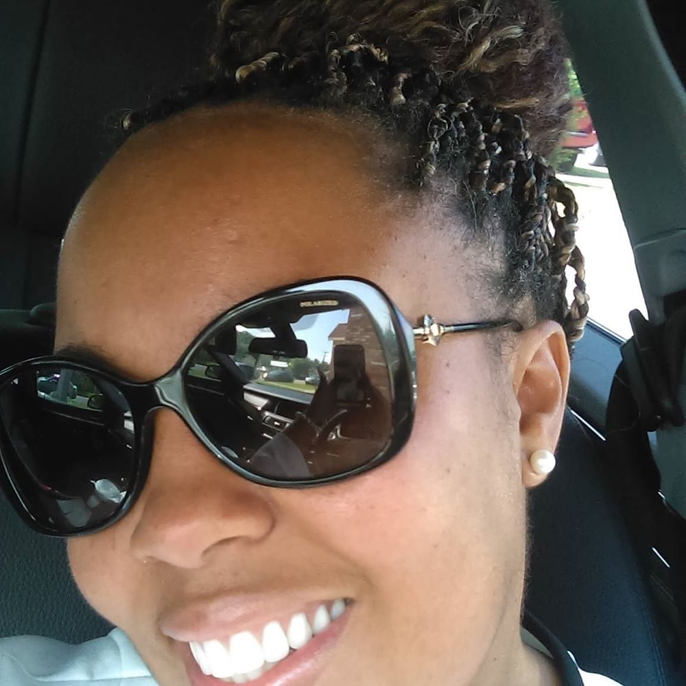 Meet your Posher, Adrienne